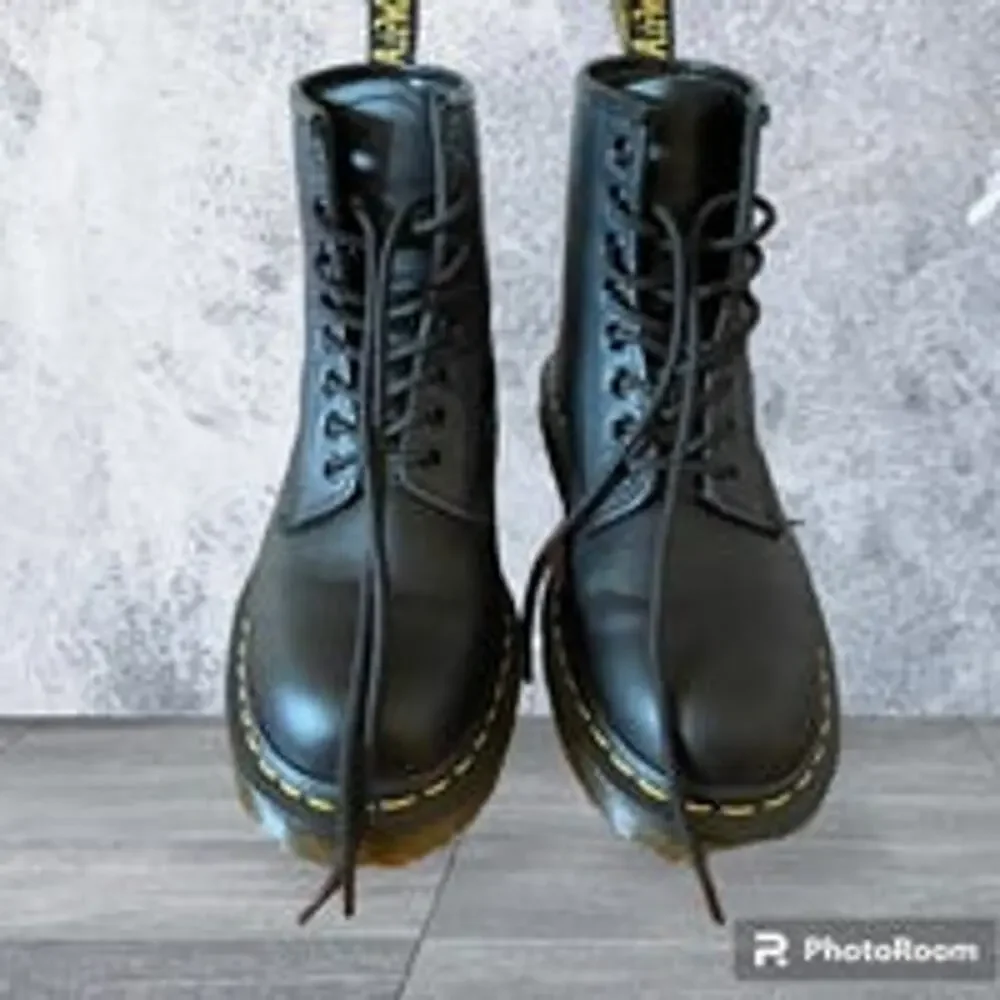 Dr Martens Modern Classics Lace Up Smooth 1460 Boots Size 6